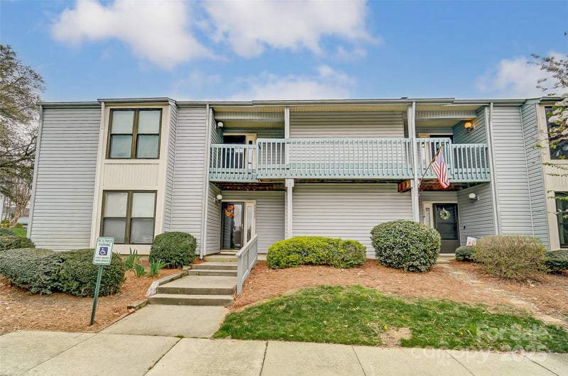 11039 Harrowfield Road, Charlotte, NC - 2 beds, 2 baths, 1,170 sqft - $199,000