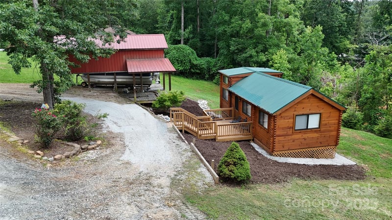 37 Bream Loop Road, Marion, NC - 1 bed, 1 bath, 400 sqft - $205,000