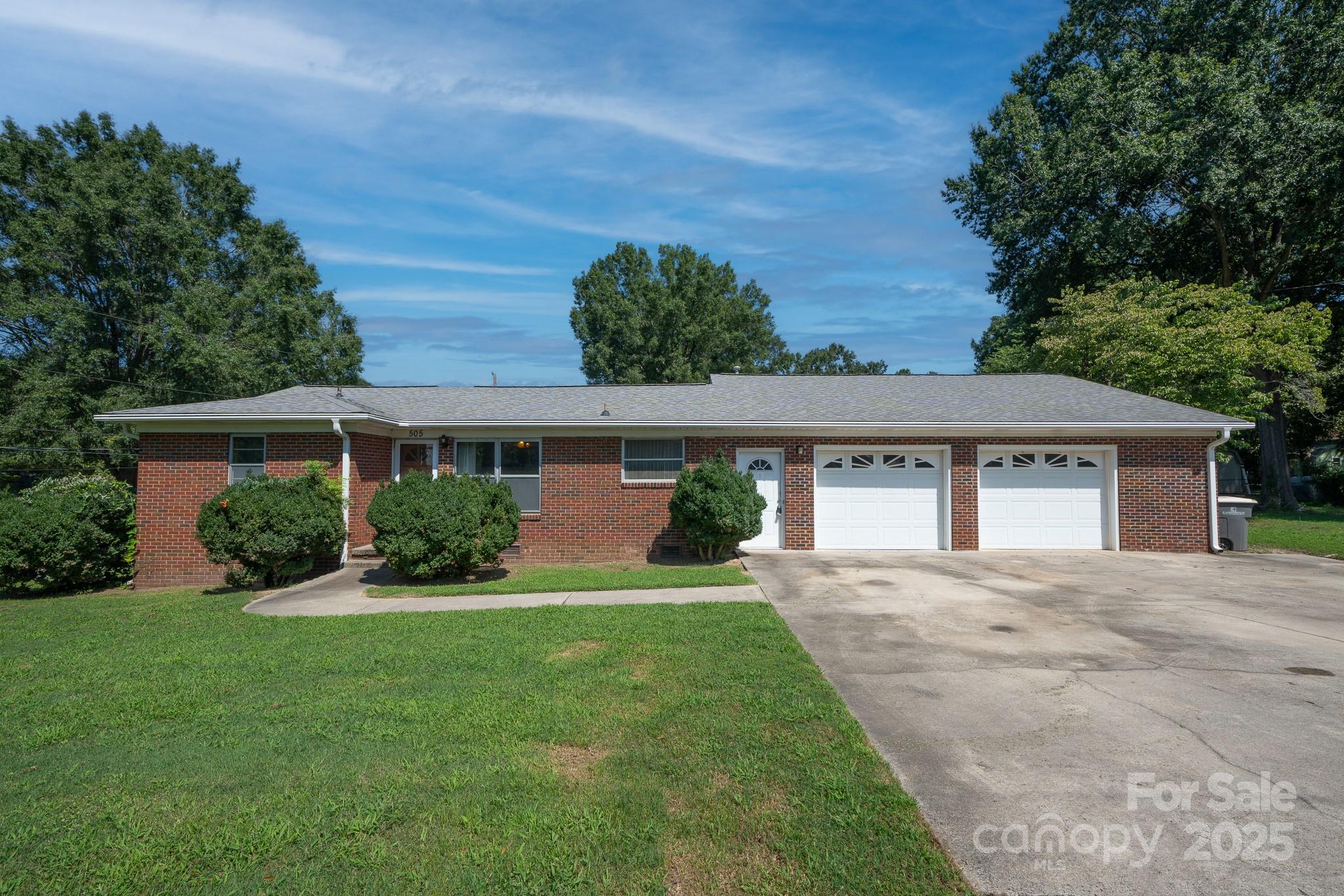 505 Rogers Lake Road E, Kannapolis, NC. property listing photo
