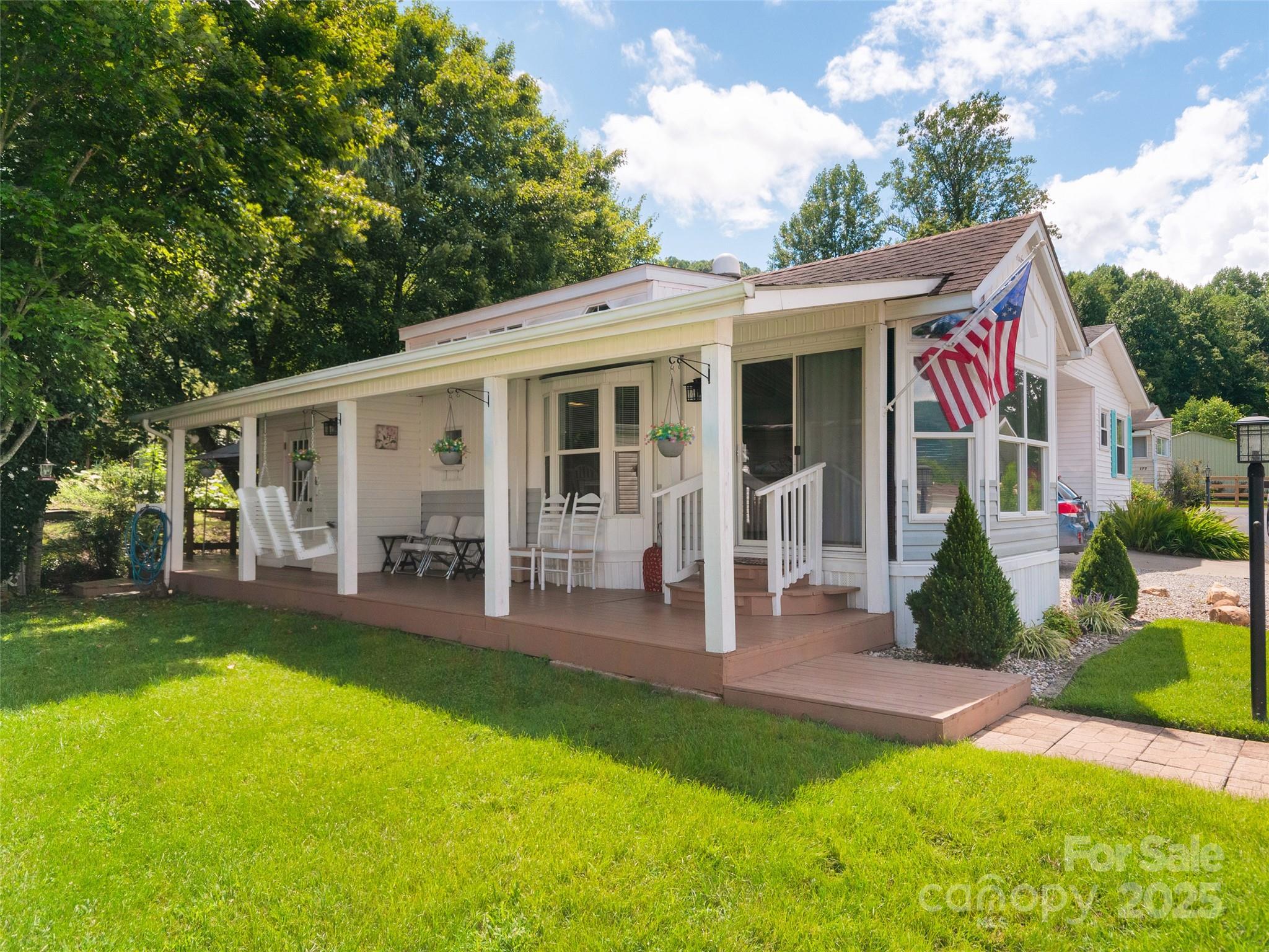 158 & 161 Summer Place, Waynesville, NC. property listing photo