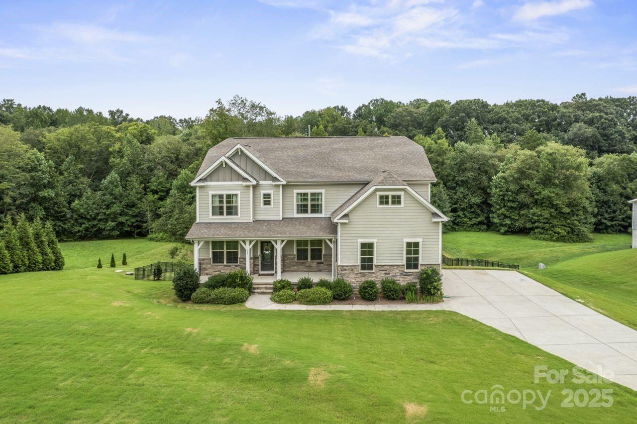 137 Rain Shadow Drive, Mooresville, NC. property listing photo