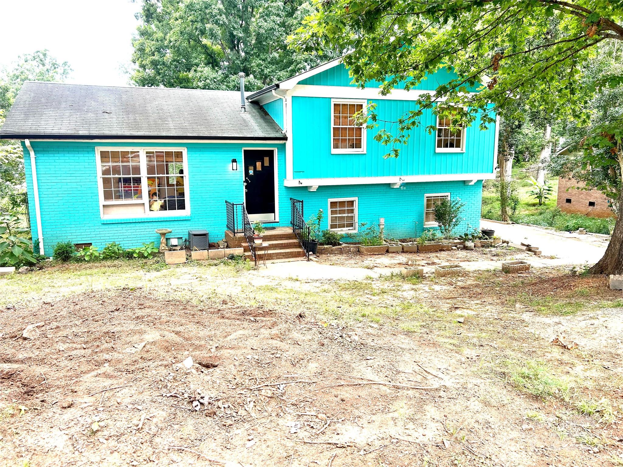 6708 Lynmont Drive, Charlotte, NC. property listing photo