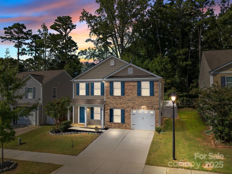5433 Tumbling Brook Lane, Charlotte, NC - 3 beds, 2.5 baths, 1,892 sqft - $370,000