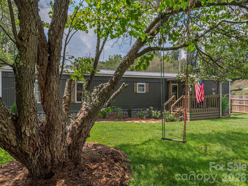 248 Max Thompson Road, Canton, NC - 2 beds, 2 baths, 910 sqft - $299,000