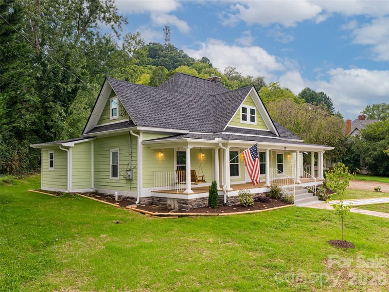 172 Reed Street, Canton, NC - 4 beds, 3 baths, 2,090 sqft - $475,000