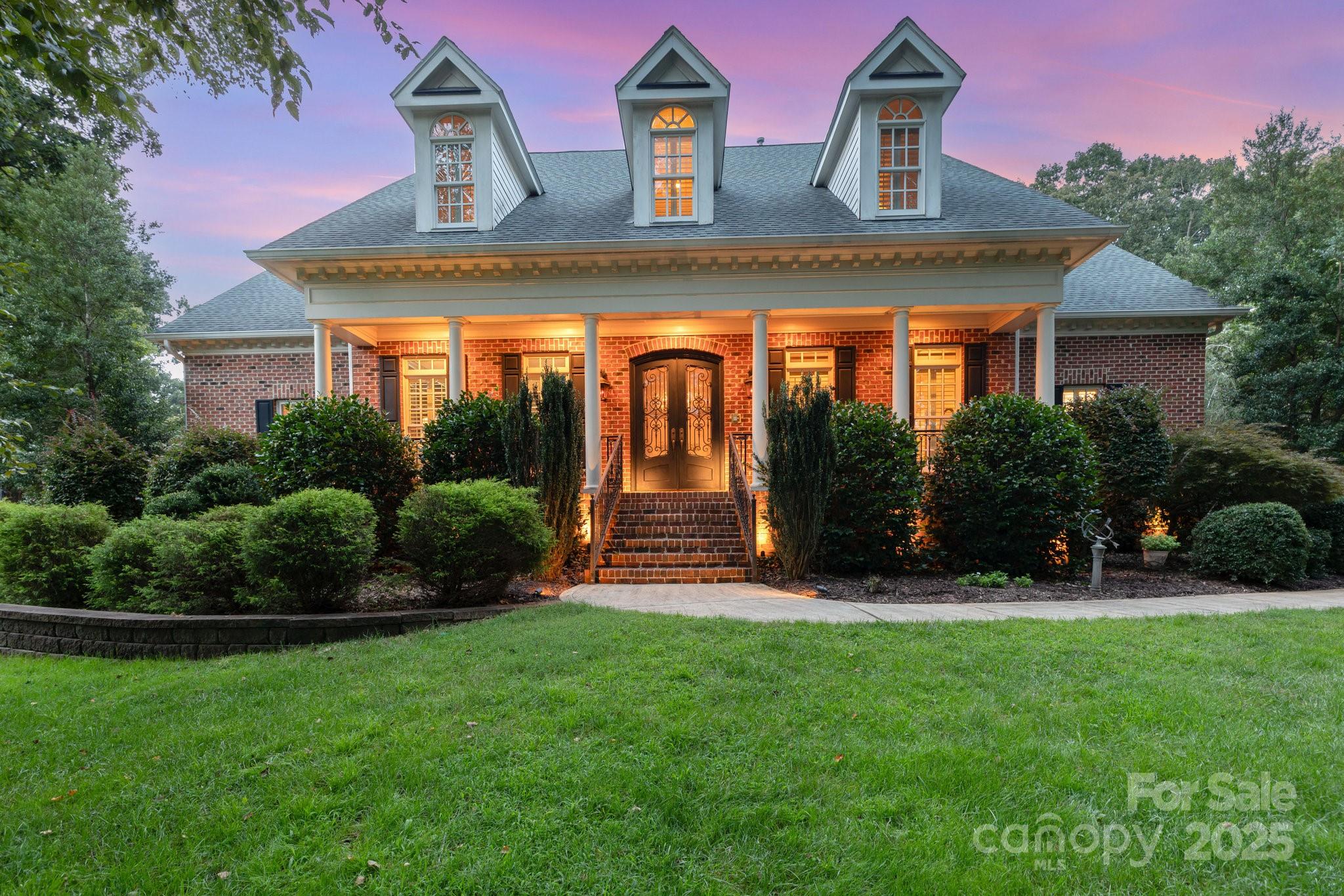 6045 Oxfordshire Road, Waxhaw, NC. property listing photo