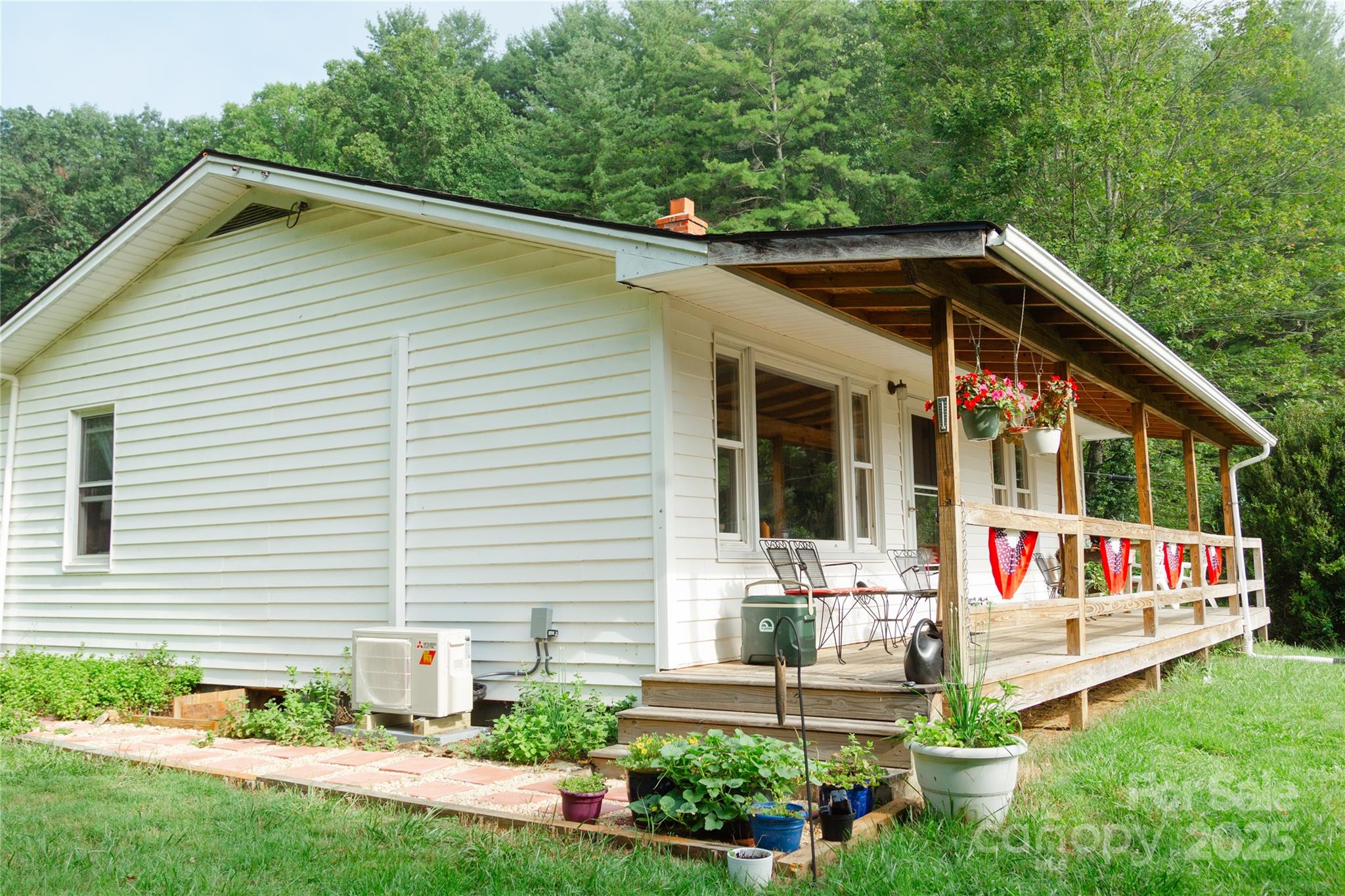 607 Fred Sparks, Bakersville, NC. property listing photo