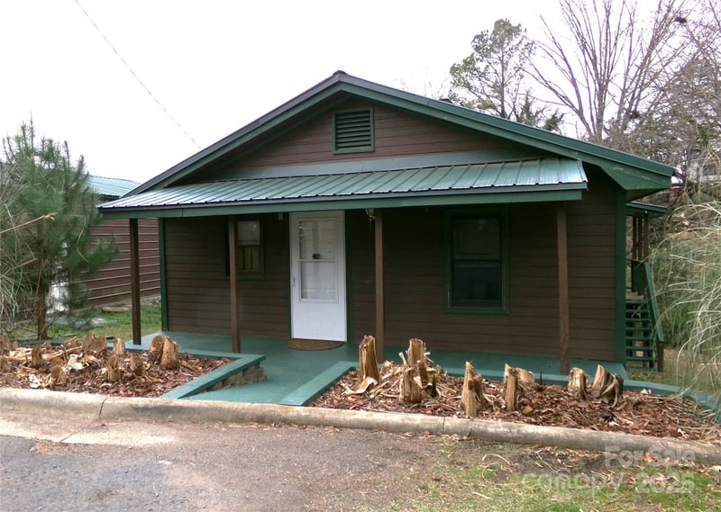 306 Dunlap Street, Albemarle, NC - 2 beds, 1 bath, 898 sqft - $128,000