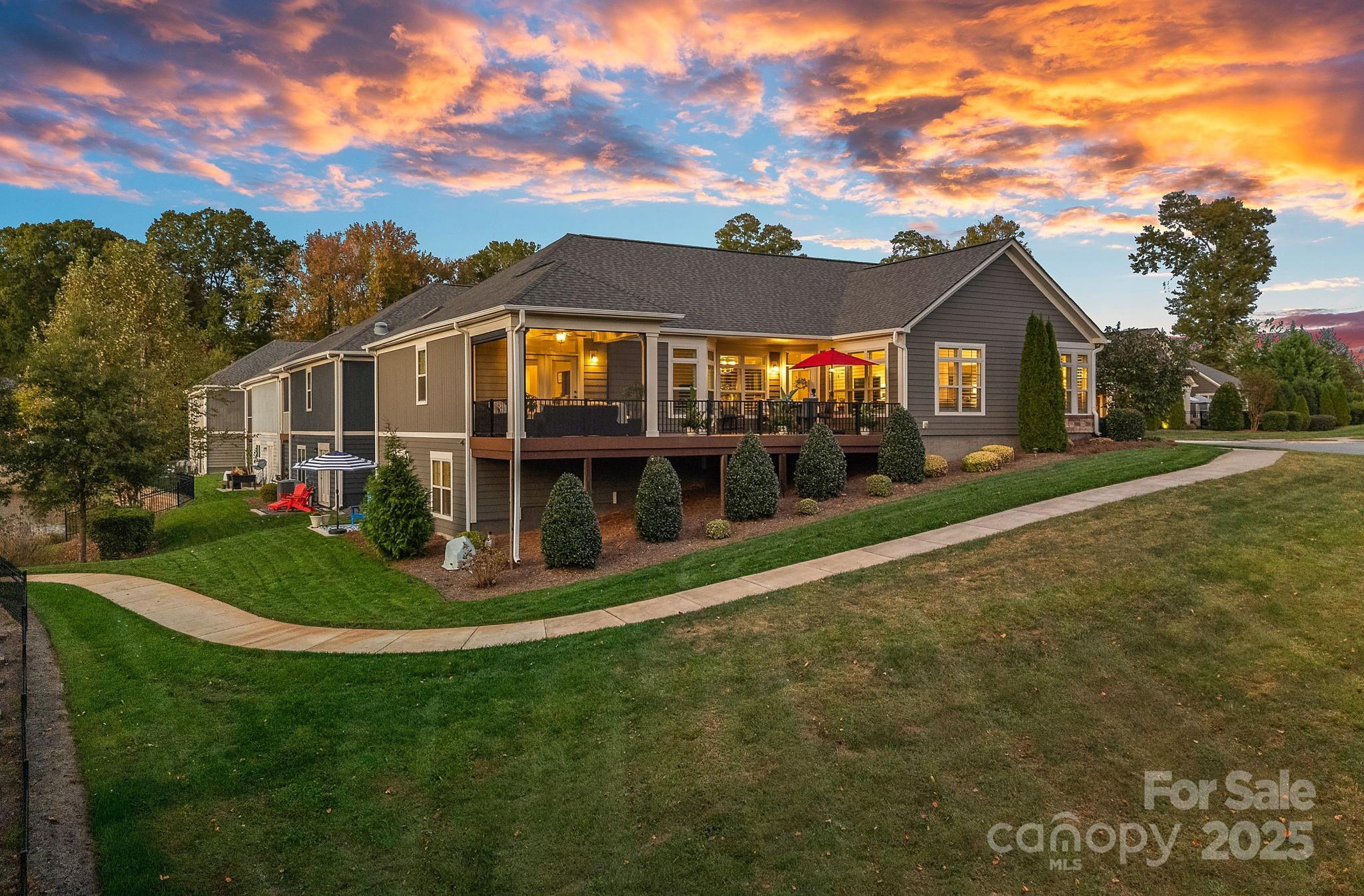 8032 Parknoll, Huntersville, NC. property listing photo