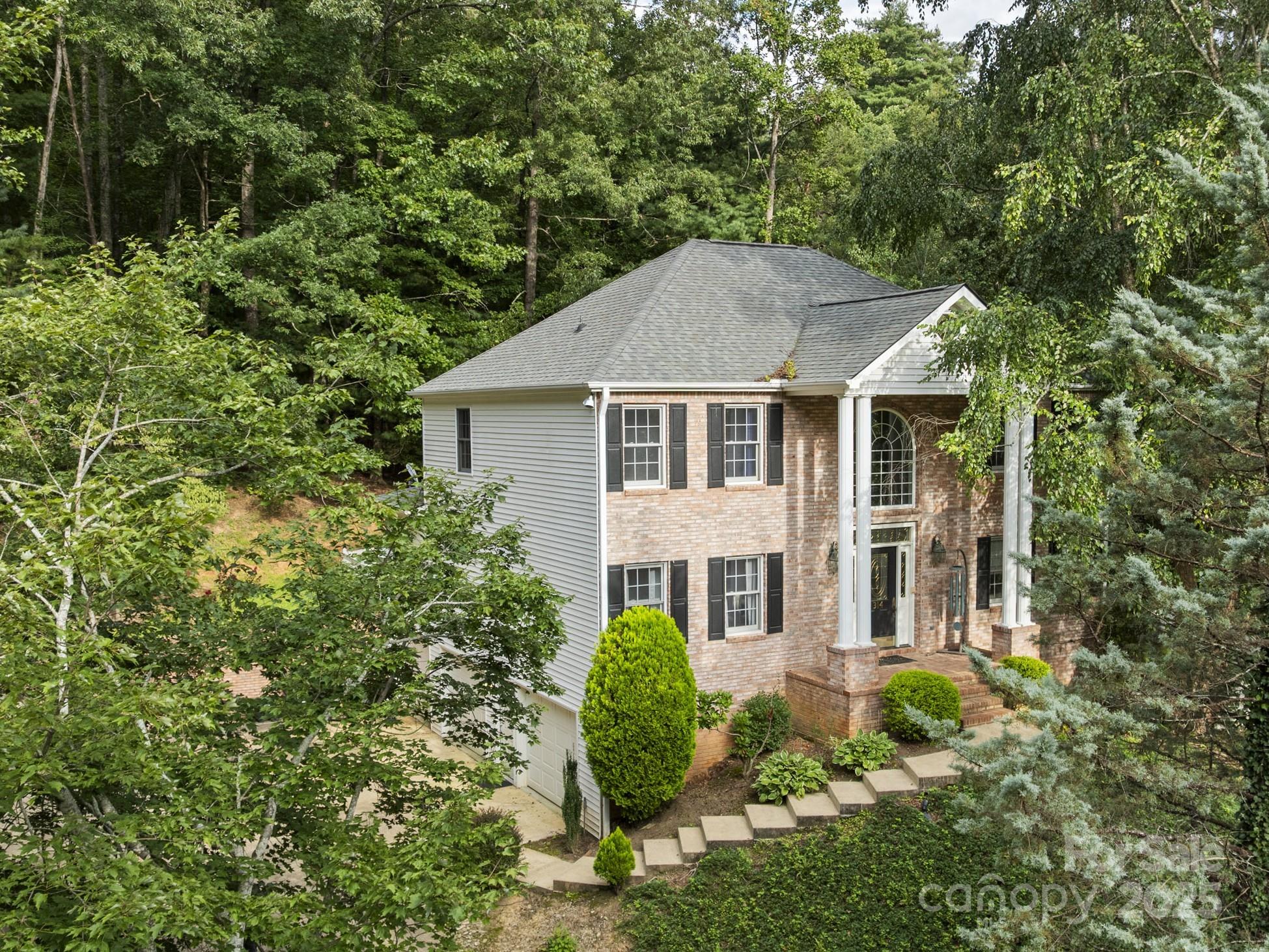 314 Sweetwater Hills, Hendersonville, NC. property listing photo