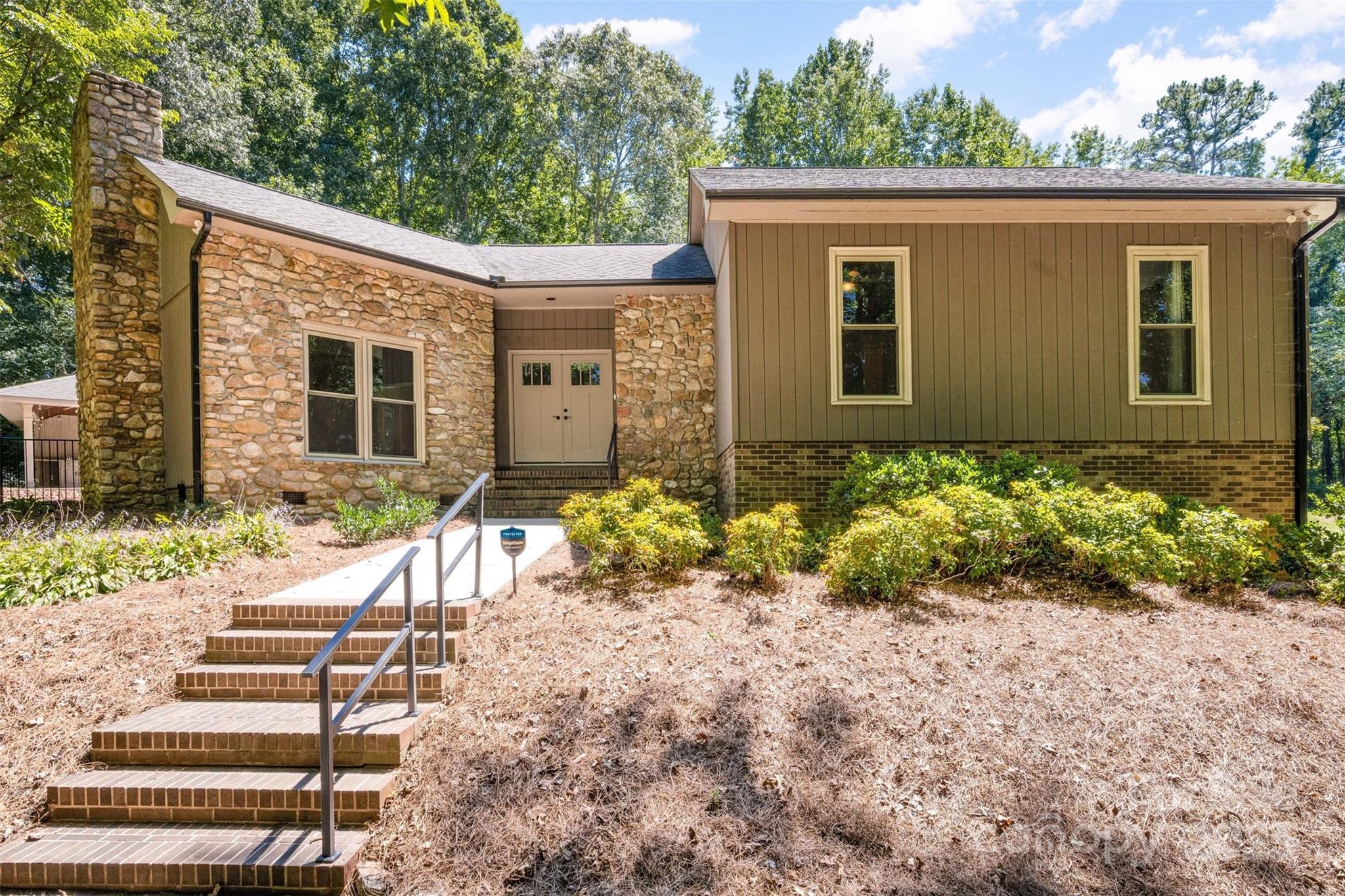 761 White Oaks Road, Mooresville, NC. property listing photo