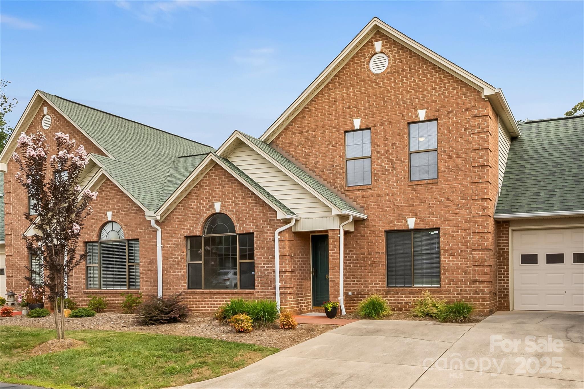 1635 20th Avenue Court NE, Hickory, NC. property listing photo