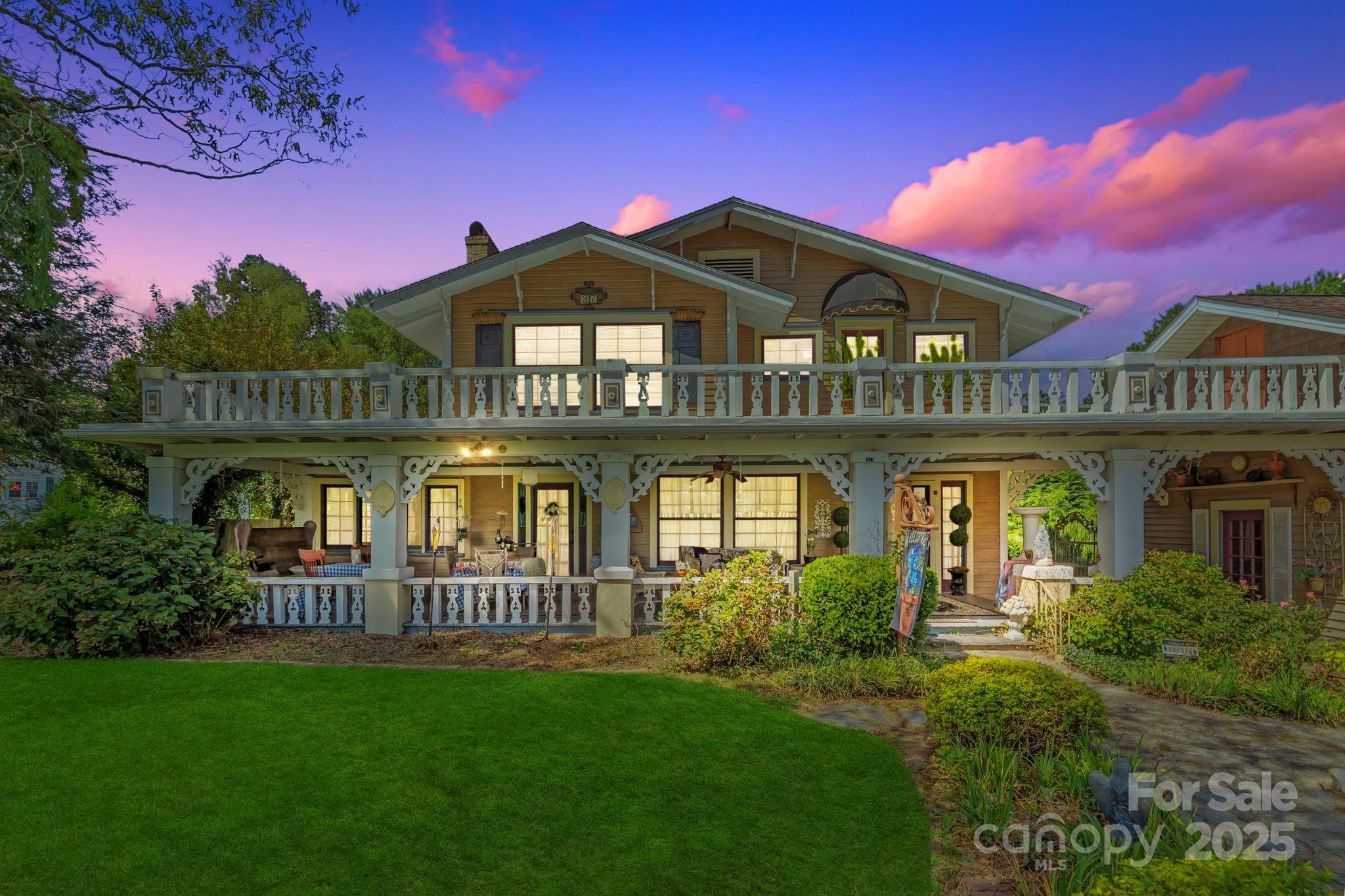 317 Courtland Boulevard, Hendersonville, NC. property listing photo