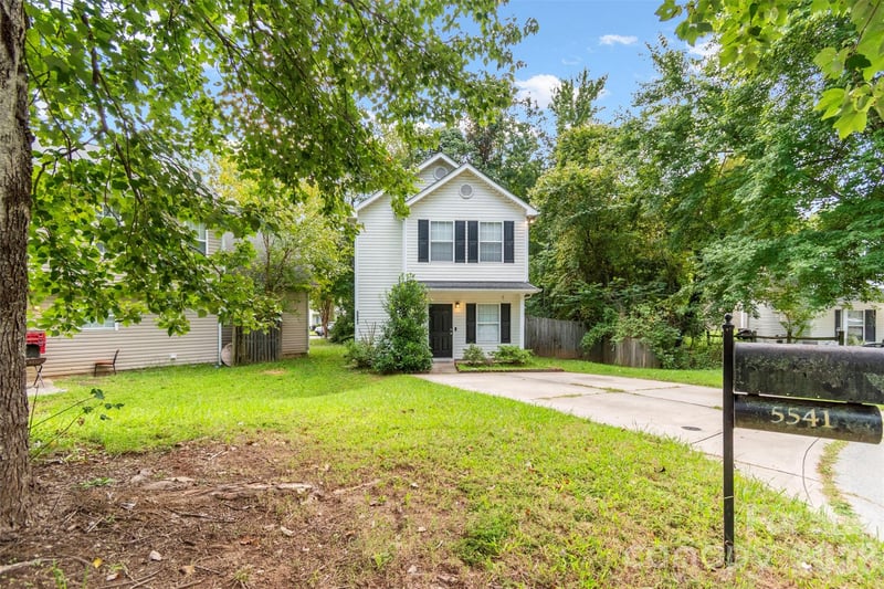 5541 Peachwood Drive, Charlotte, NC - 2 beds, 2.5 baths, 1,090 sqft - $254,895