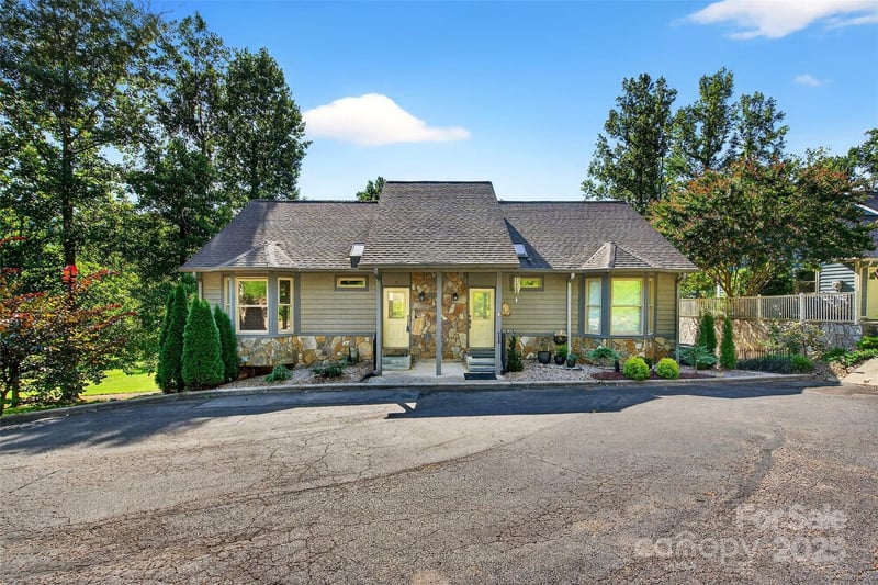 307 #7 Blue Ridge Drive S, Marion, NC - 3 beds, 3 baths, 1,600 sqft - $270,000