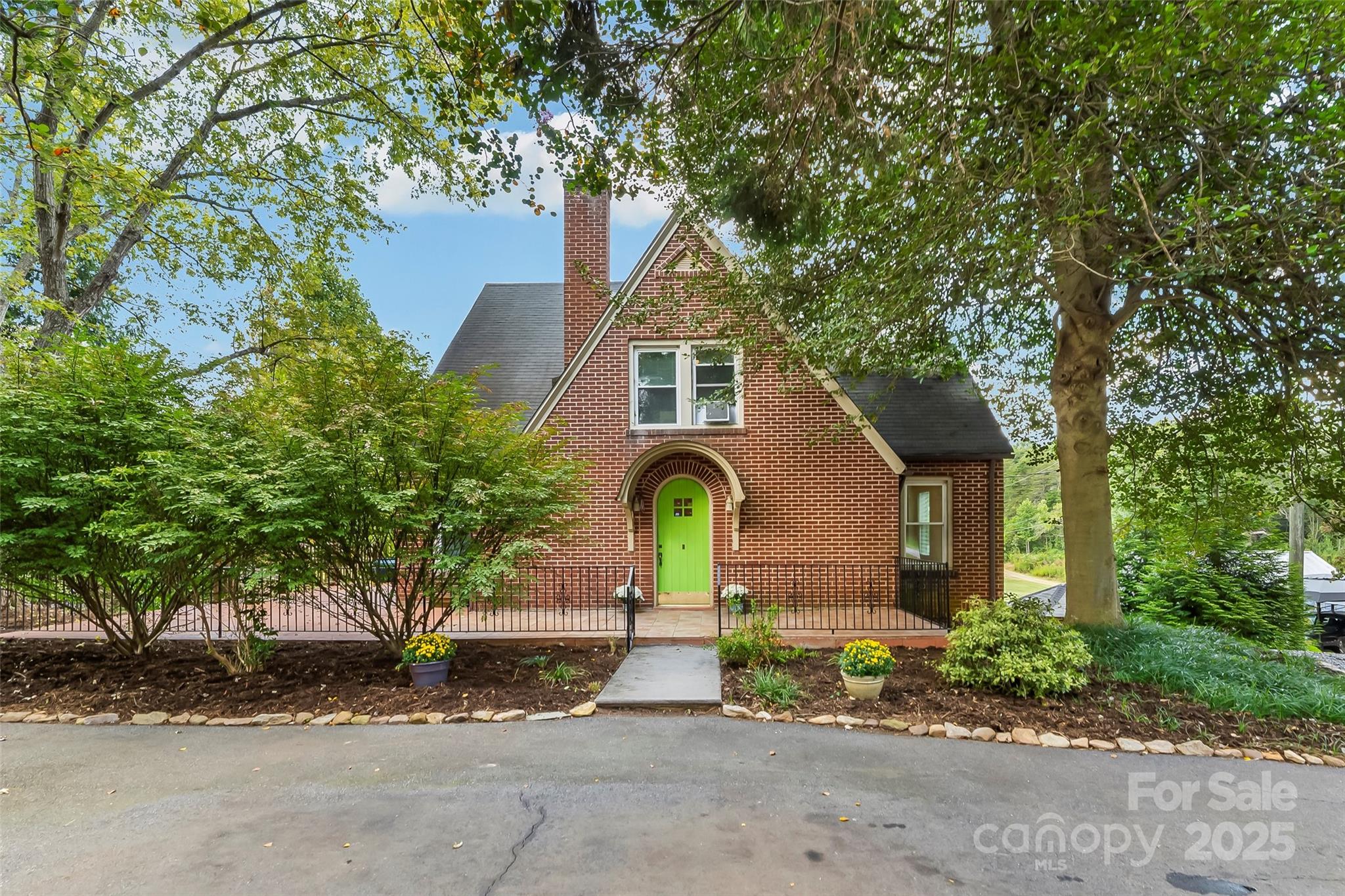 1205 Union, Morganton, NC. property listing photo