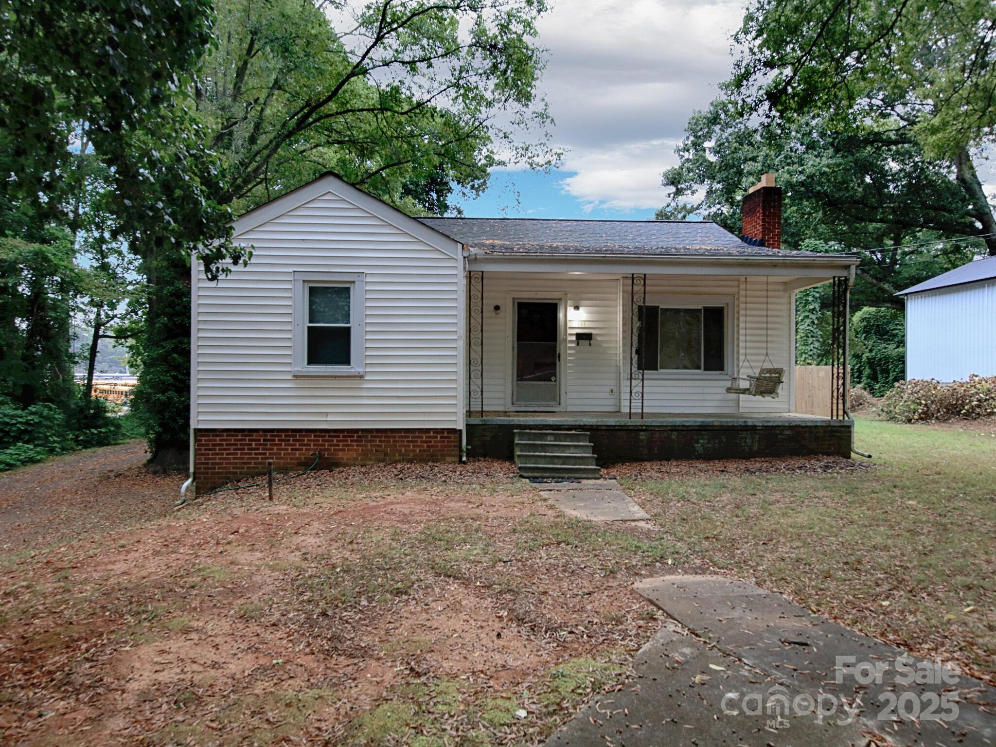 731 Center, Mooresville, NC. property listing photo