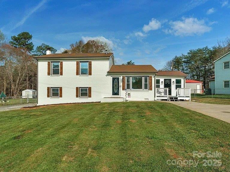 102 Wingate, Stanley, NC - 3 beds, 2 baths, 1,716 sqft - $320,000