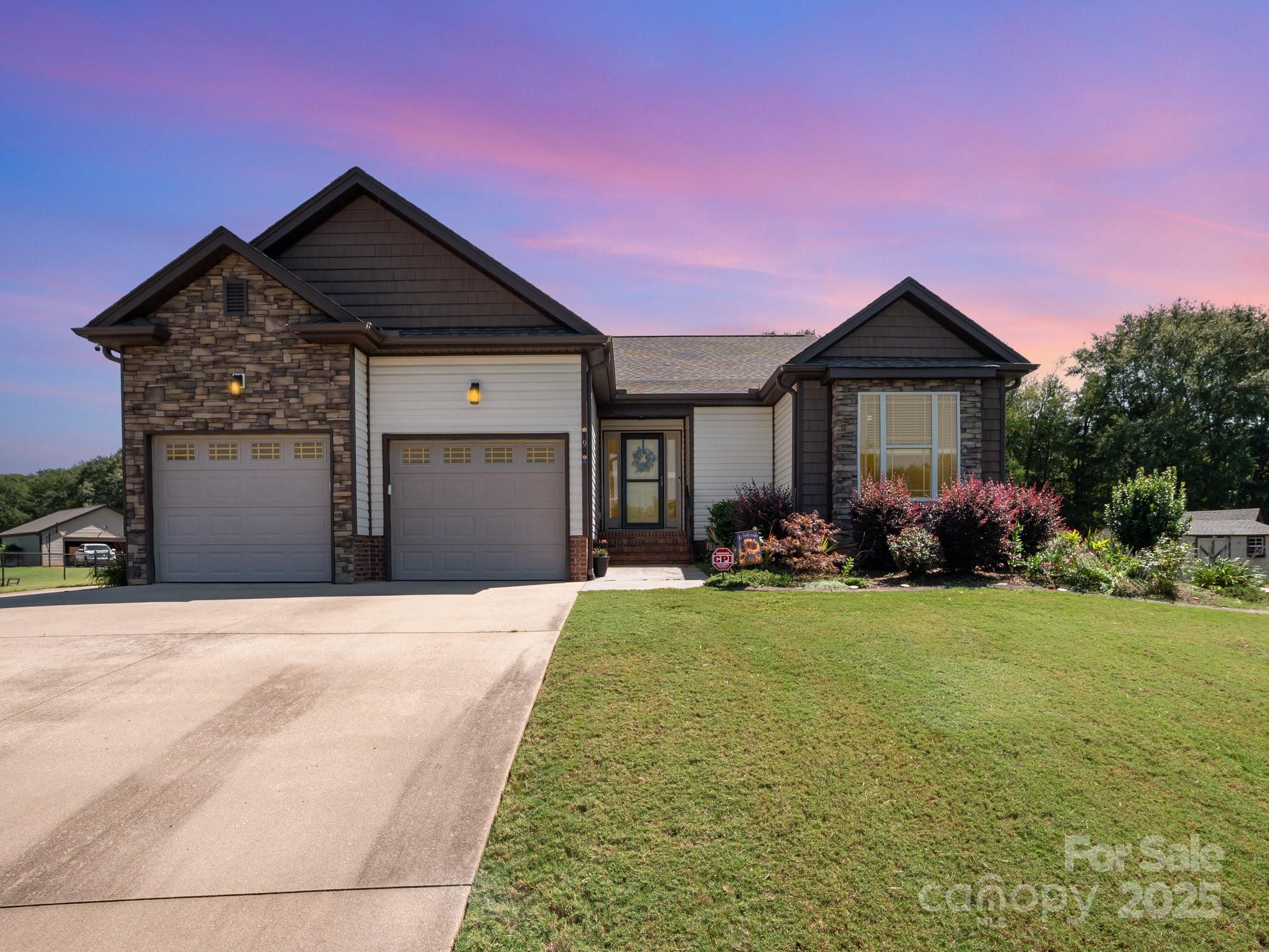 190 Glendower Lane, Chesnee, SC. property listing photo