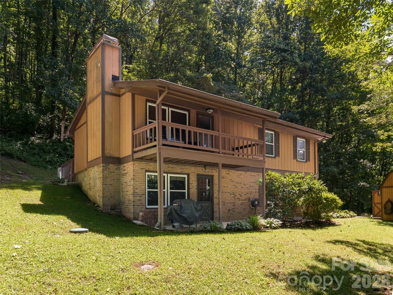 50 Tuckaway Drive, Asheville, NC - 3 beds, 2 baths, 1,587 sqft - $435,000