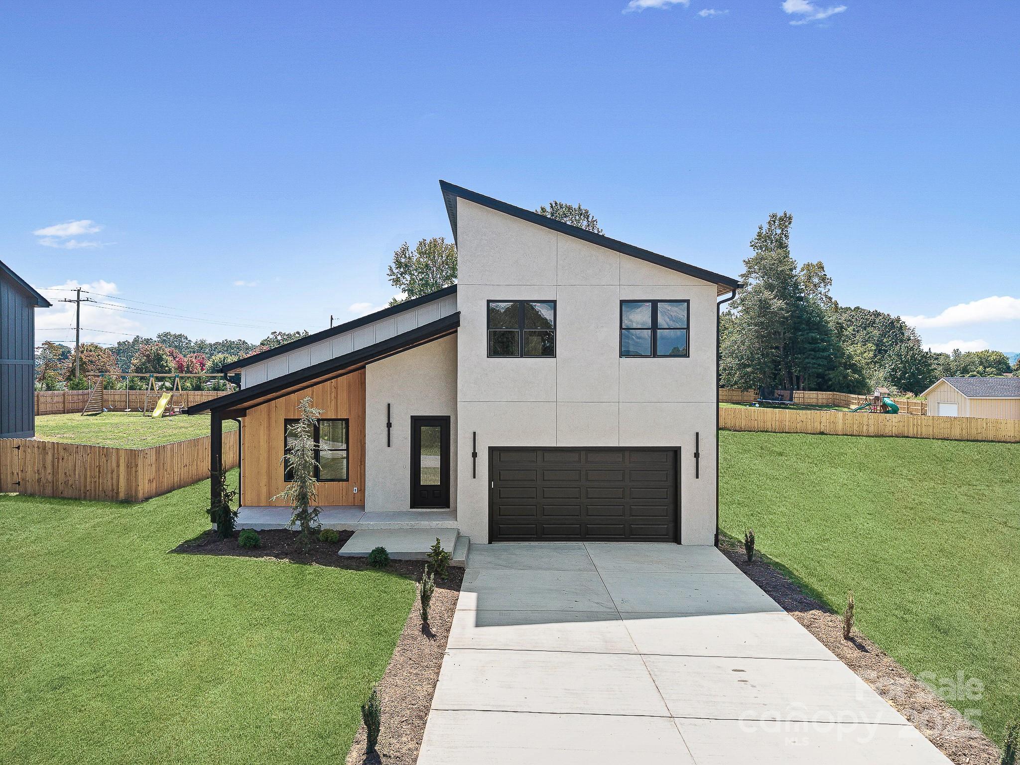 760 New Hope Road, Flat Rock, NC. property listing photo