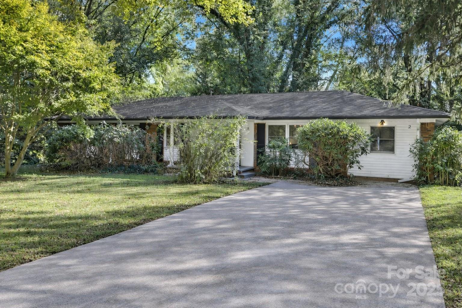 2 Fernbrook, Asheville, NC. property listing photo