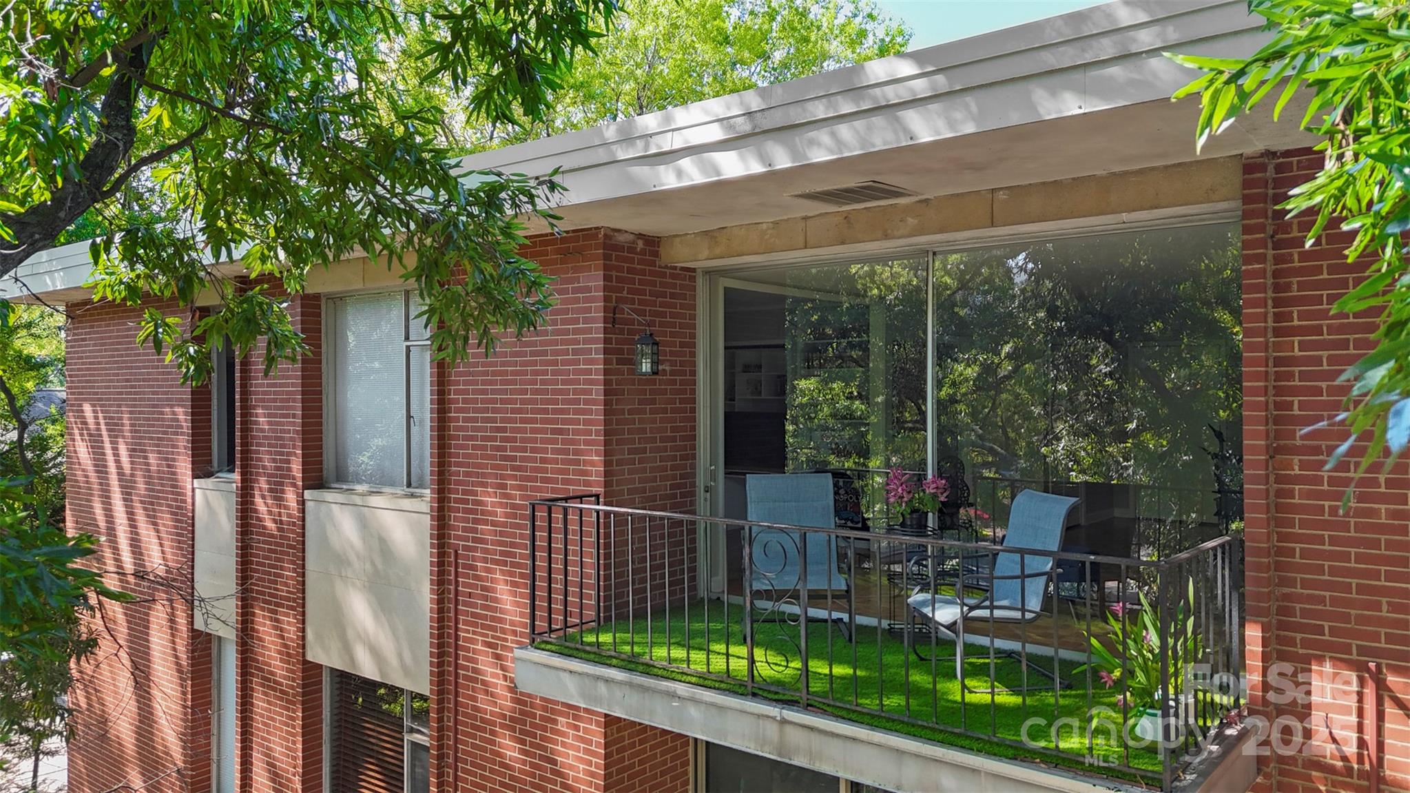 1300 Queens Apt 402, Charlotte, NC. property listing photo