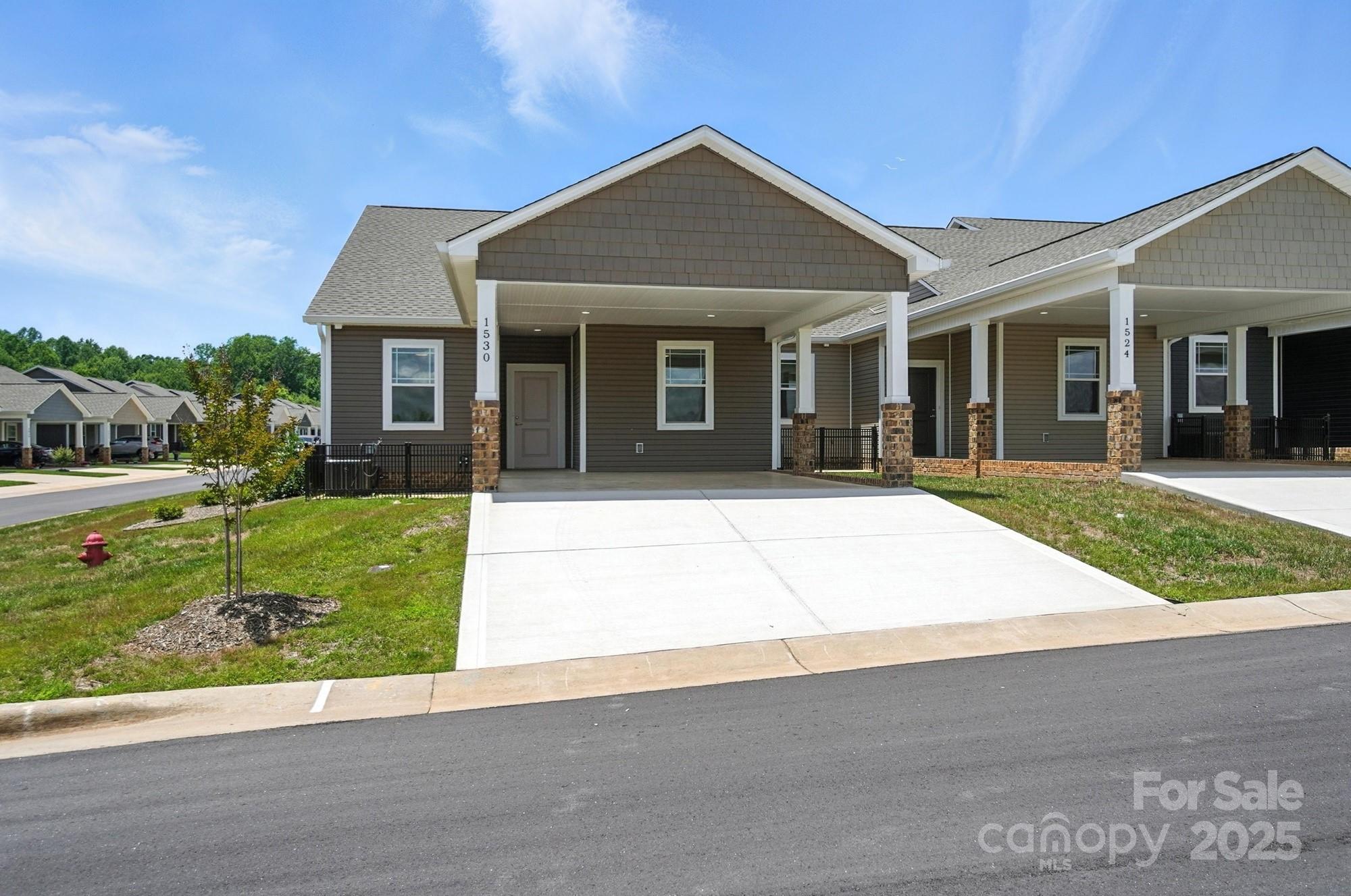 1530 29th Street SE, Hickory, NC. property listing photo