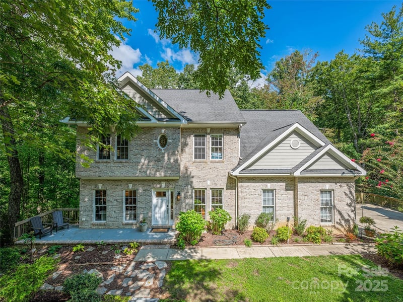 113 Ballantree, Asheville, NC - 6 beds, 5 baths, 4,430 sqft - $779,900