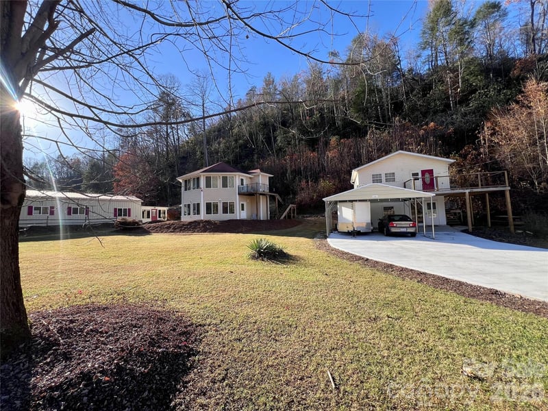 214 Locust Cove Road, Marion, NC - 3 beds, 3.5 baths, 1,800 sqft - $595,000