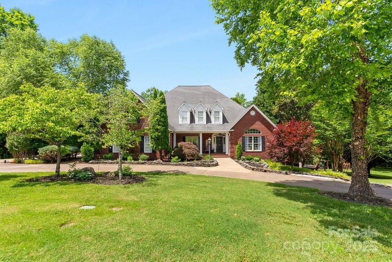 134 Brightmore Circle, Rutherfordton, NC - 4 beds, 4 baths, 5,543 sqft - $750,000