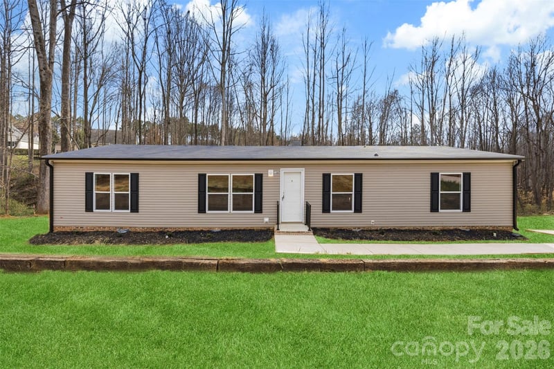 138 Key West Lane, Mooresville, NC - 3 beds, 2 baths, 2,040 sqft - $275,000