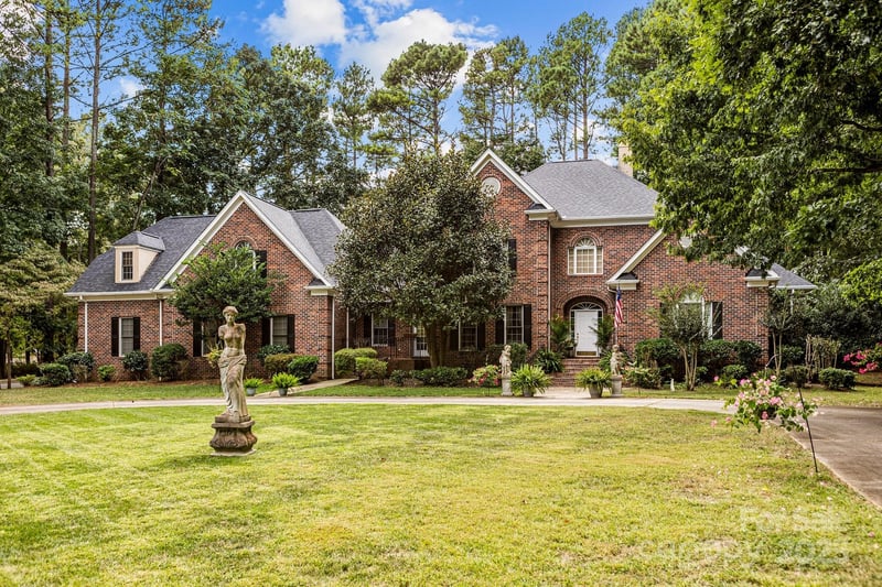 115 W Glenview Drive, Salisbury, NC - 4 beds, 4 baths, 5,056 sqft - $814,500