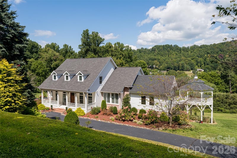 208 Parrish Farm Road, Waynesville, NC - 5 beds, 5 baths, 5,622 sqft - $1,950,000