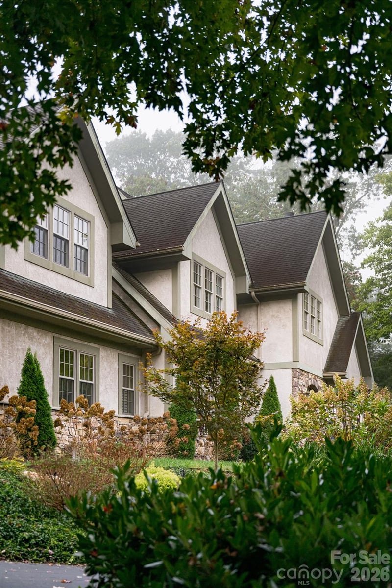 53 Cedar Hill Drive, Asheville, NC - 5 beds, 6 baths, 6,736 sqft - $3,000,000