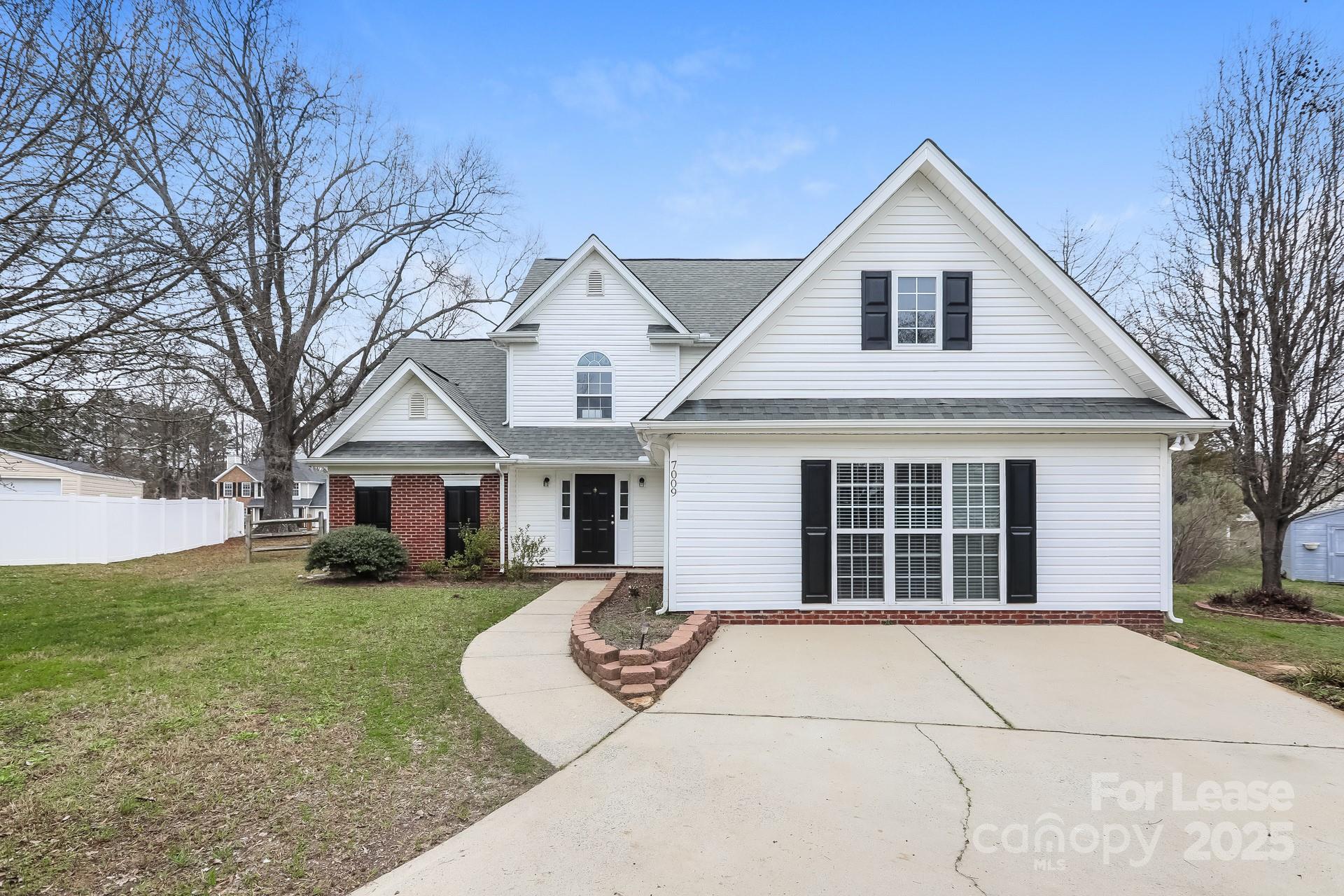 7009 Gatwick, Matthews, NC. property listing photo