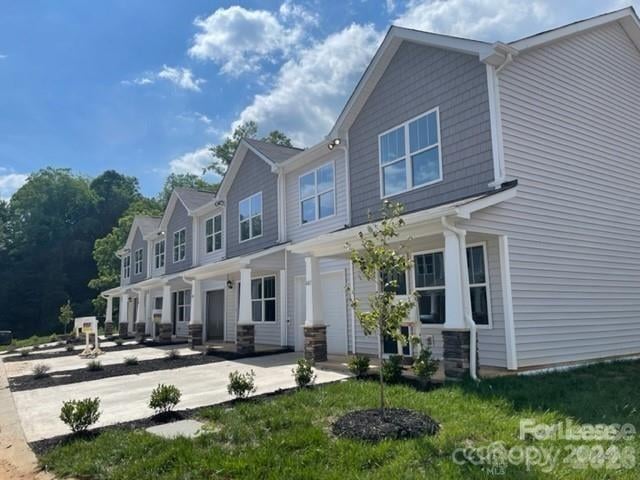 145 Monroe Creek Boulevard ALTAMONT, Asheville, NC - 3 beds, 2.5 baths, 1,381 sqft - $1,790/mo