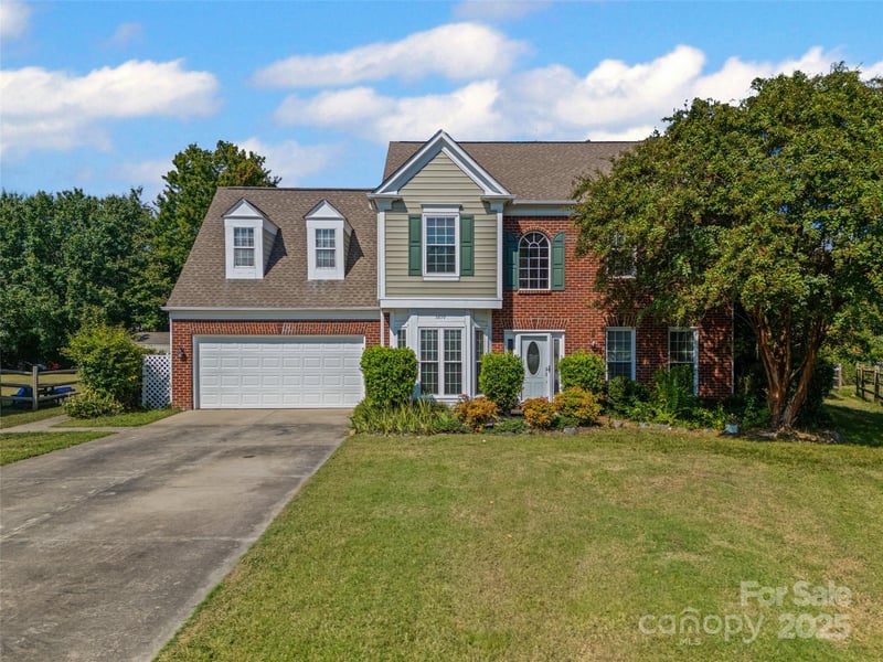 5899 Crimson Oak Court, Harrisburg, NC - 5 beds, 2.5 baths, 2,748 sqft - $515,000