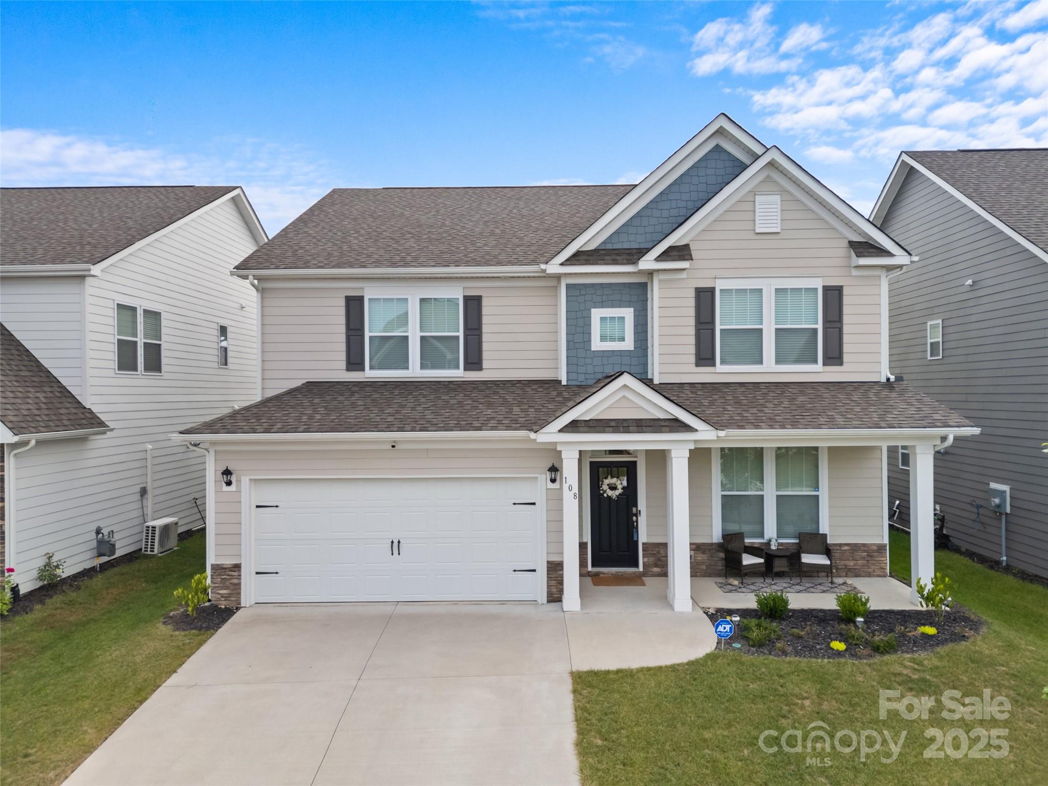 108 Thornberry, Hendersonville, NC. property listing photo
