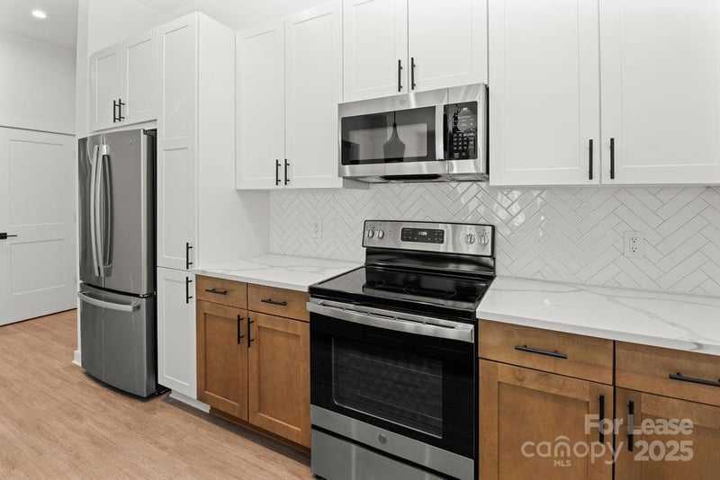 1711 Commonwealth Avenue A5, Charlotte, NC - 1 bed, 1 bath, 734 sqft - $2,182