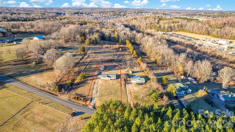 303 Johnson Dairy Road, Mooresville, NC - 2 beds, 2 baths, 1,350 sqft - $350,000