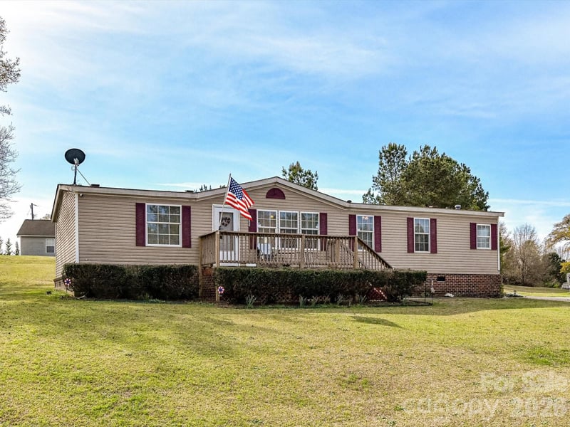1565 Foxbrook, Lancaster, SC - 3 beds, 2 baths, 1,549 sqft - $185,500