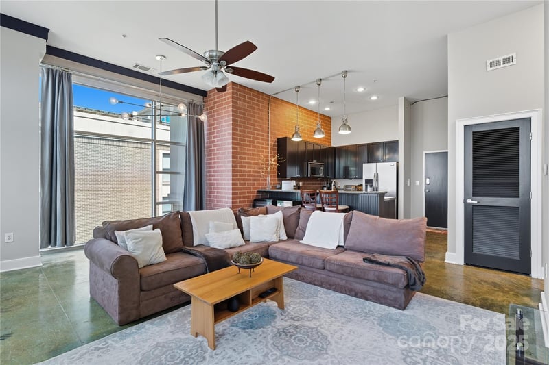 710 W Trade Street Apt 701, Charlotte, NC - 2 beds, 1 bath, 994 sqft - $325,000