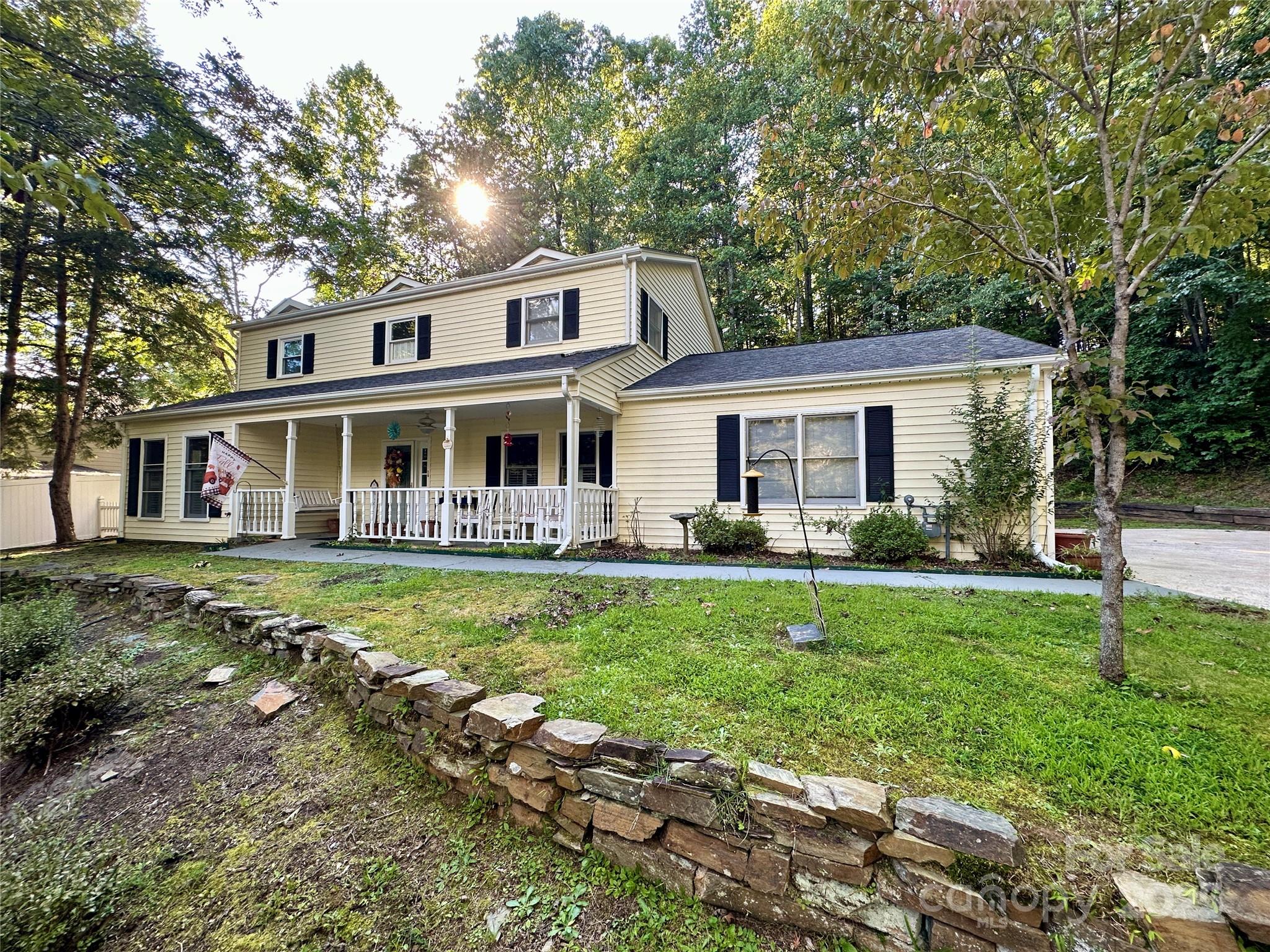 1003 Edinburg, Lenoir, NC. property listing photo