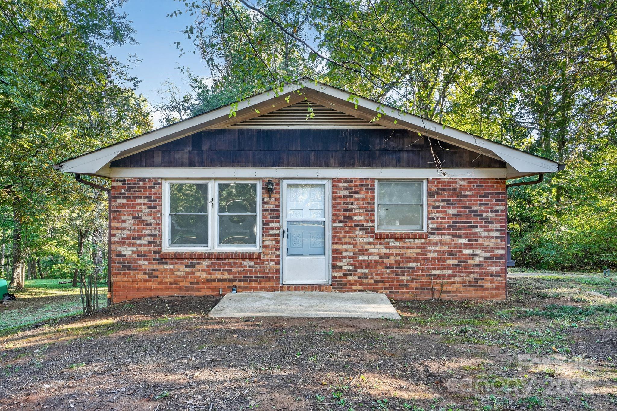 1494 Carpenter, Newton, NC. property listing photo