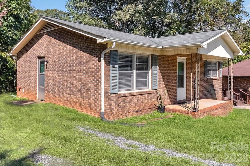607 Waylen Street, Shelby, NC - 2 beds, 1 bath, 877 sqft - $160,000