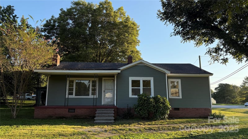 3839 W Dixon Boulevard, Shelby, NC - 2 beds, 1 bath, 1,092 sqft - $150,000