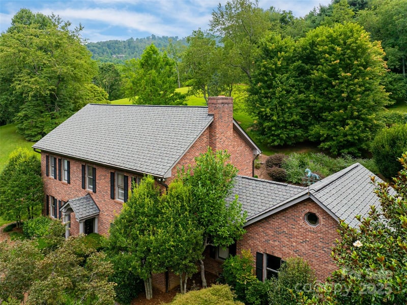 91 Carter Cove Road, Asheville, NC - 4 beds, 3.5 baths, 2,641 sqft - $1,545,000