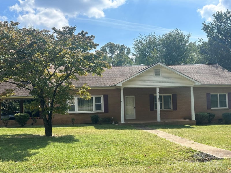 403 Catawba Avenue, Davidson, NC - 4 beds, 2 baths, 2,520 sqft - $1,000,000