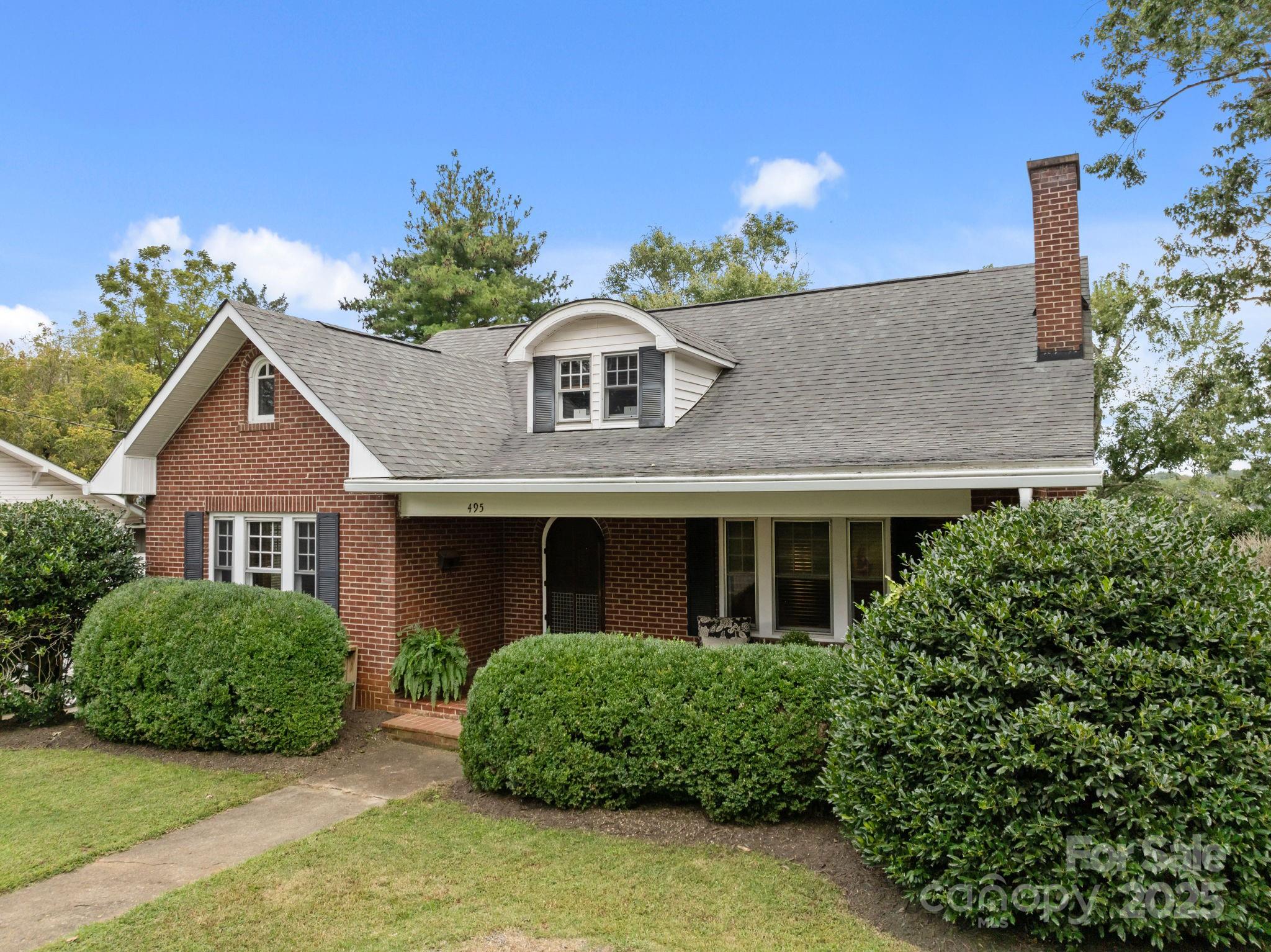 495 Fairview, Asheville, NC. property listing photo
